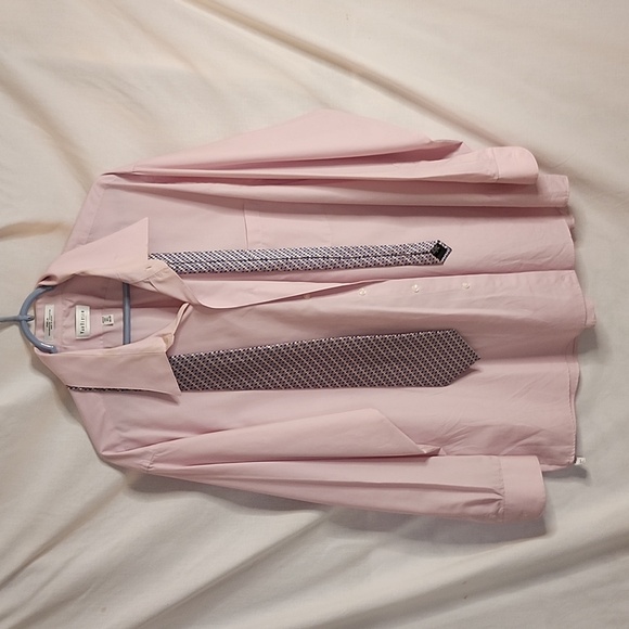 Set of VanHeusen Men's Dress Shirts with coordinating Ties - Picture 12 of 16